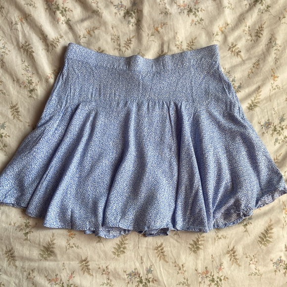 Hollister high rise mini skirt with built in shorts size small great condition - Picture 5 of 5